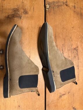 Veldskoen Men’s suede Chelsea Urban Boots in Light Brown with Elastic Panels